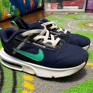 Nike Kids Dark Blue and Teal Sneakers